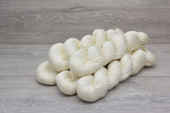 4ply 75% Superwash Extrafine (19.5 micron) Merino Wool 25% Silk Yarn 5 x 100gm Pack