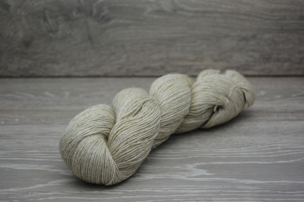 4 ply Sock Weight 51% Baby Alpaca 25% Linen 24% Tussah Silk 1 x 100g Hank